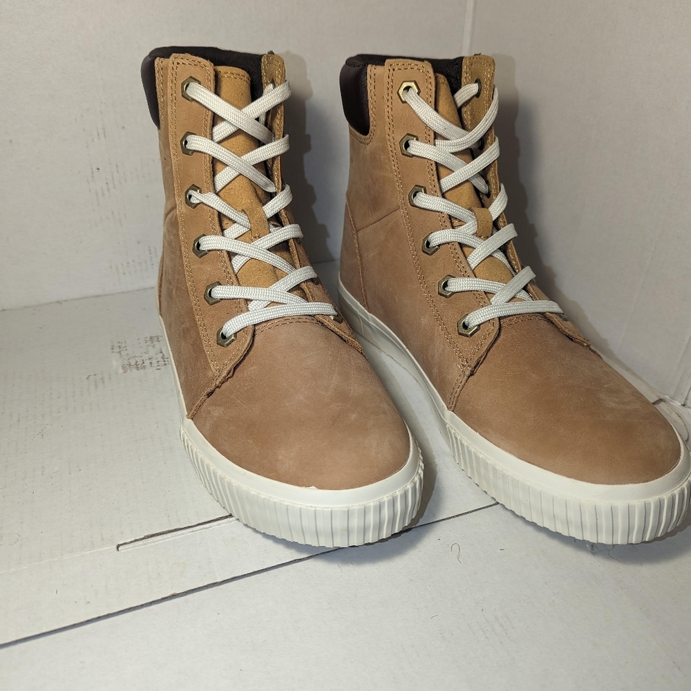 Timberland Womens Skyla Lace up High Top Sneaker Boots Tan Nubuck Size 8 Stylish